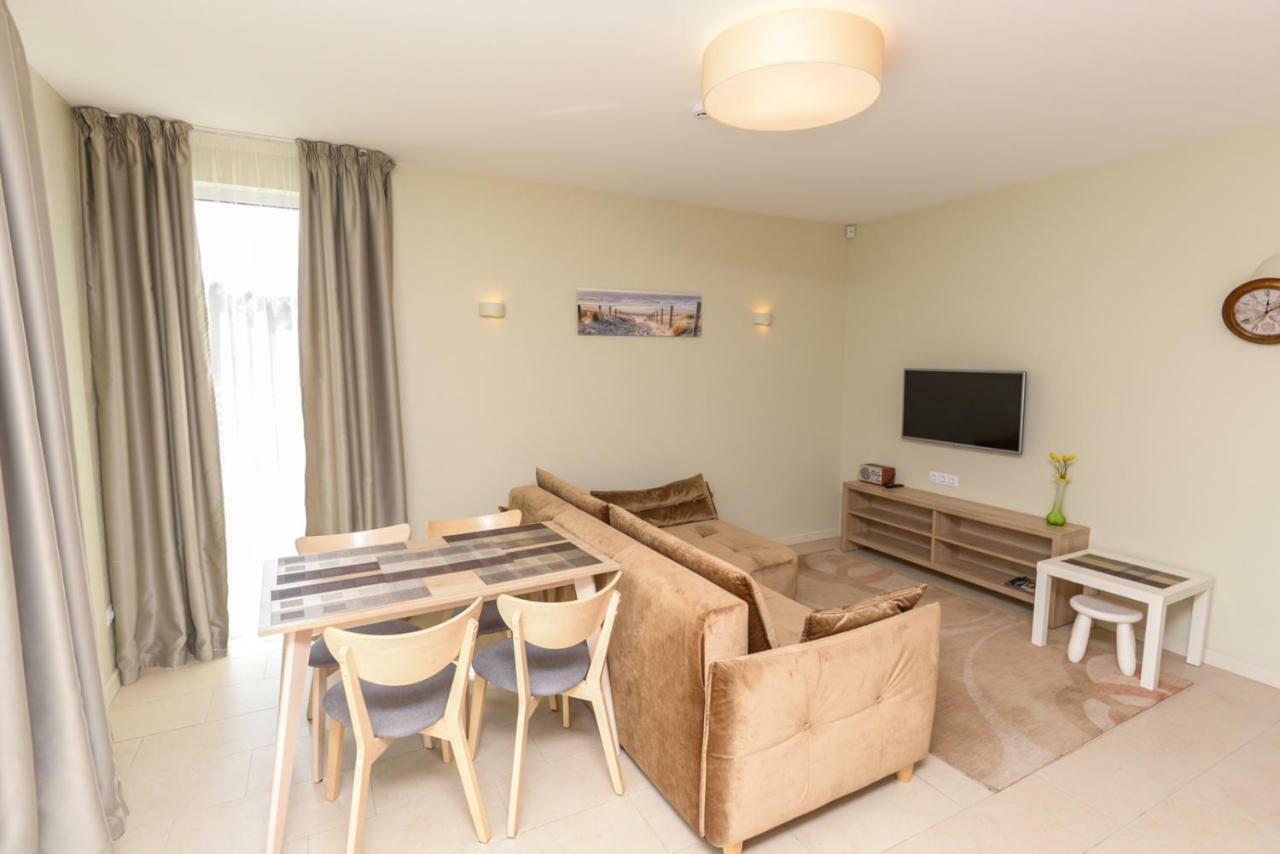 Vila Paula Palanga Luaran gambar